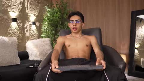 Marco and Ethan online show from November 18, 7:17 pm