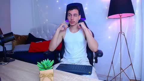 Marcus Hanks online show from December 14, 5:47 am