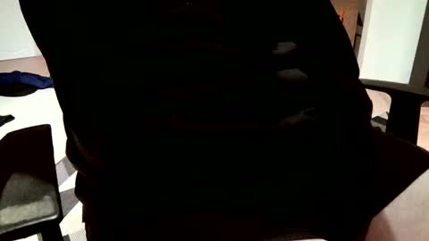 Mark online show from December 1, 8:01 pm