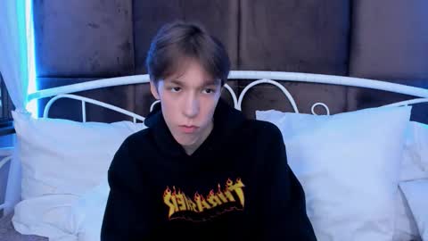 Mark online show from October 3, 11:04 am