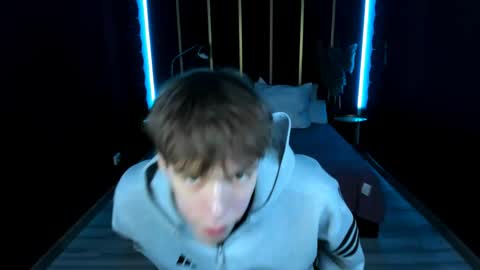 Mark online show from June 3, 8:49 am