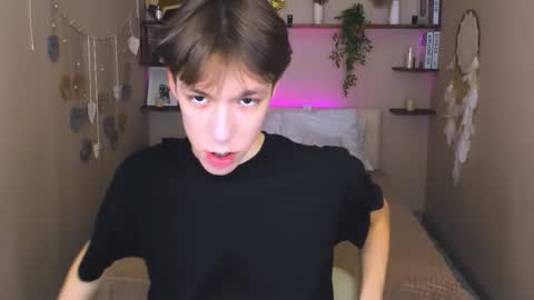 Mark online show from November 11, 8:58 pm