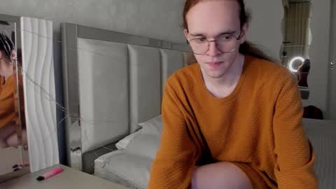 Mark online show from October 6, 10:09 am