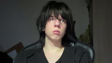 Mark online show from April 15, 7:58 pm