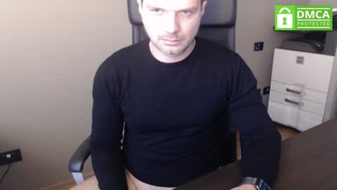 Snapshot of maschiodavide89 chatting on December 2, 10:38 am David online show from December 2, 10:38 am