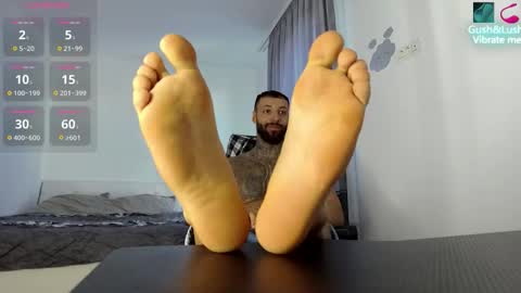 Snapshot of masculineguy69 chatting on October 20, 8:07 am masculineguy69 online show from October 20, 8:07 am