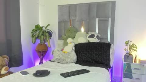 mash_angelo online show from February 28, 1:32 pm