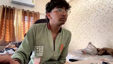 maskboyz2003 online show from December 15, 3:58 am