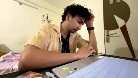 maskboyz2003 online show from October 24, 7:54 am