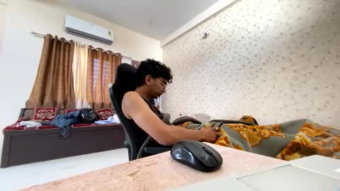 maskboyz2003 online show from November 8, 5:54 am