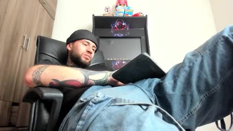 steven  online show from March 10, 10:05 pm