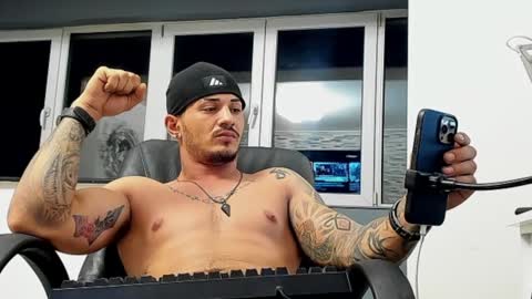 masterchris12 online show from December 8, 9:08 pm