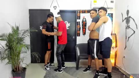 Snapshot of masters_sexx chatting on October 20, 11:36 am Team Cris Darwin- Fernando- Stiven- David online show from October 20, 11:36 am