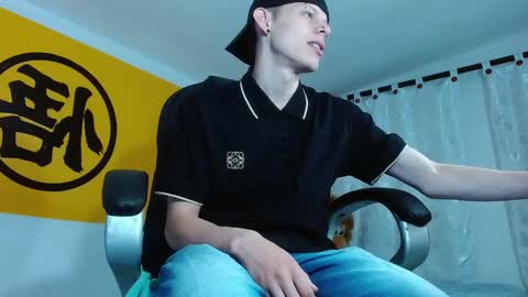 Snapshot of matthewboy_ chatting on February 22, 1:23 pm MatthewBoy online show from February 22, 1:23 pm