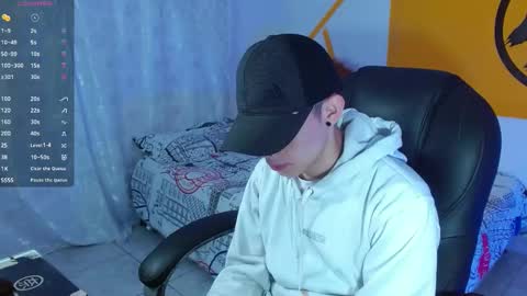 Snapshot of matthewboy_ chatting on January 16, 5:11 am MatthewBoy online show from January 16, 5:11 am