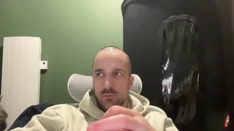 M online show from March 5, 1:02 am