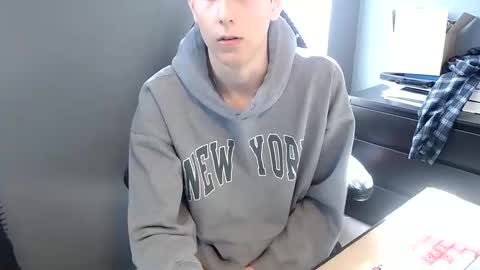 mattia online show from April 5, 3:19 pm