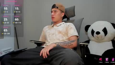 mattiwsmorris_ online show from October 31, 6:26 am