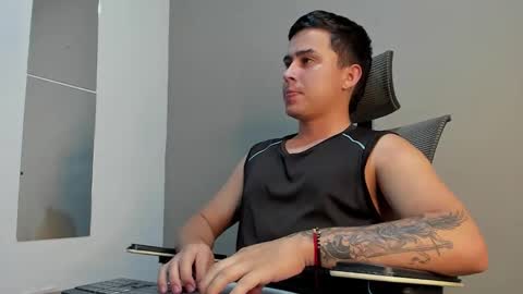 mattiwsmorris_ online show from December 5, 6:09 am