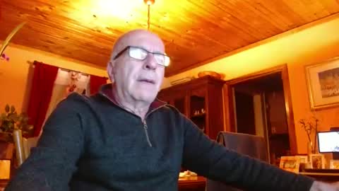 Maurice online show from February 5, 11:50 pm