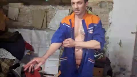 Snapshot of maury311278 chatting on February 7, 11:45 pm Marcellobausola s k i -p e online show from February 7, 11:45 pm