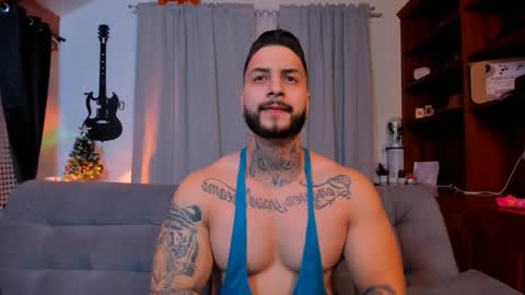 Snapshot of max_dic1 chatting on December 20, 1:22 pm max D. online show from December 20, 1:22 pm