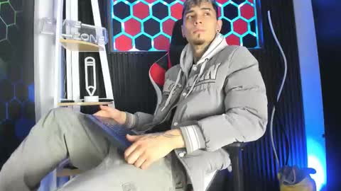 Max online show from March 17, 3:42 am