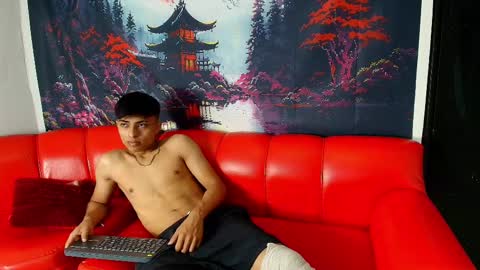 max_latin_ online show from January 27, 11:43 am