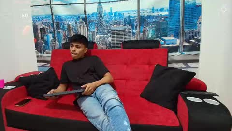 max_latin_ online show from January 23, 11:15 am