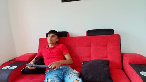 max_latin_ online show from January 14, 1:06 pm