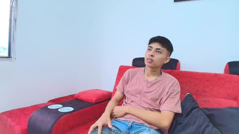 max_latin_ online show from January 18, 11:43 am
