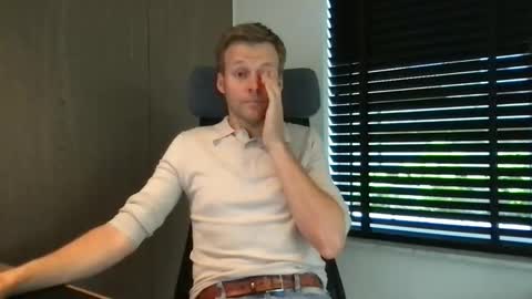 Max take off clothes online show from September 18, 7:10 am