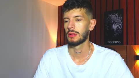 Max Taylor online show from December 18, 6:04 pm