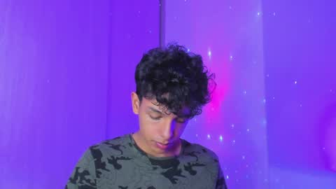 Max  online show from June 1, 12:55 am