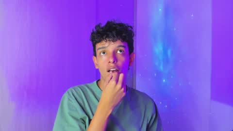 Max  online show from May 31, 4:02 am
