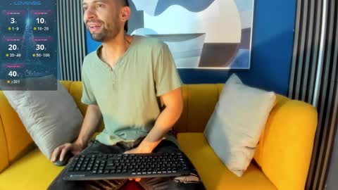 Maximo online show from December 22, 4:06 am