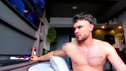 maximo_and_marcelo online show from July 28, 12:01 pm