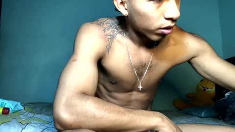 Snapshot of maximo_vega_new chatting on February 21, 4:40 am Maximo Aron Vega online show from February 21, 4:40 am
