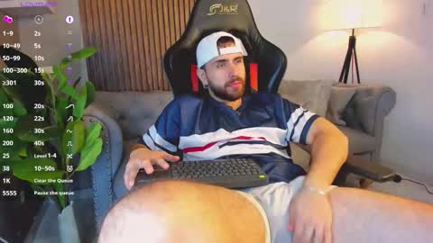 Maximo Wolf online show from March 24, 8:35 pm