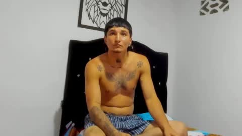 MaximoHernandez online show from April 19, 2:44 am