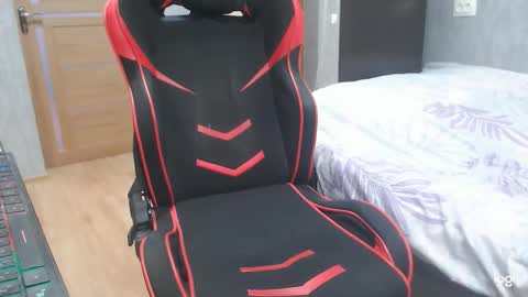 maximus3334 online show from October 3, 11:26 am