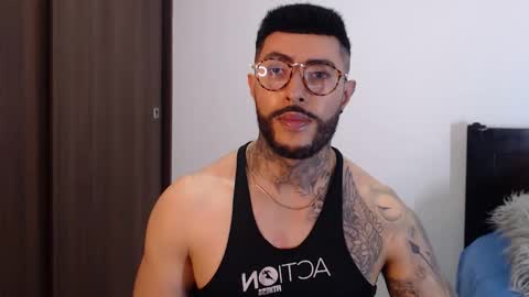 Independent Model online show from December 26, 3:59 am