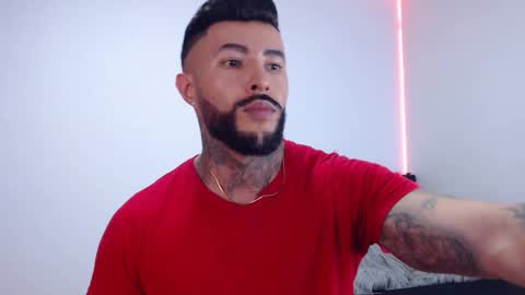 Independent Model online show from September 23, 2:44 am