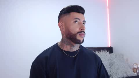 Independent Model online show from September 28, 3:15 am