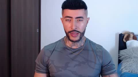 Independent Model online show from January 7, 4:20 am