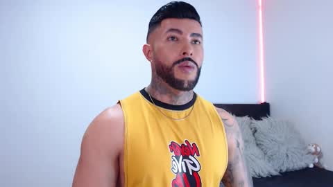 Independent Model online show from October 6, 1:21 am