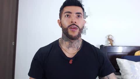 Independent Model online show from December 9, 3:07 am