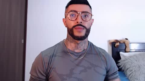 Independent Model online show from February 11, 12:17 am