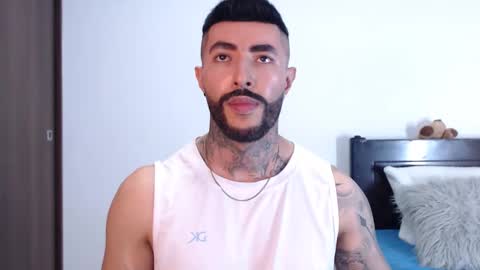 Independent Model online show from February 4, 2:49 am