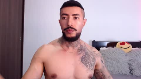 Independent Model online show from March 11, 3:16 am